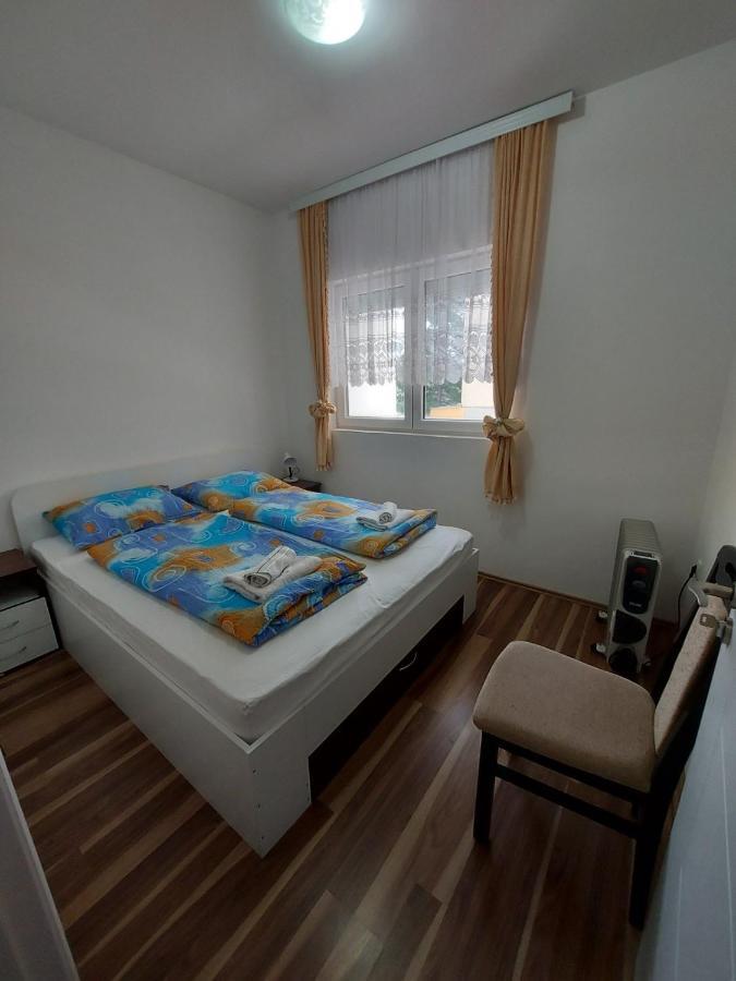 Adam' S Apartment 3 Kladovo Eksteriør bilde
